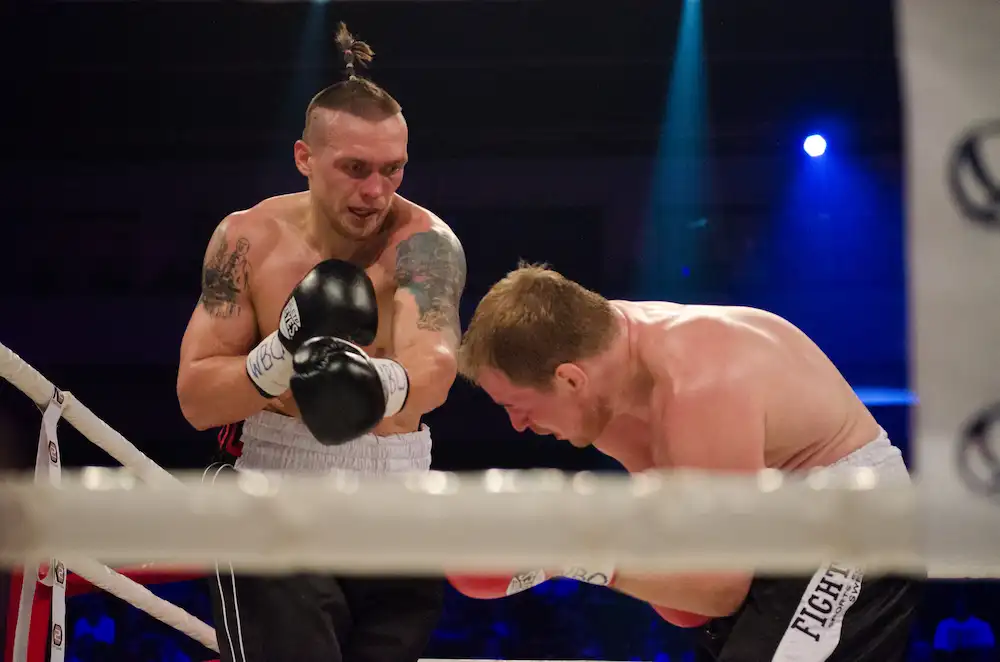 Usyk_-_Knyazev_-_0610 (1) Usyk_-_Knyazev
