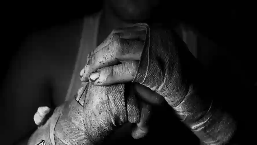 boxing-hand-wrap-b-w