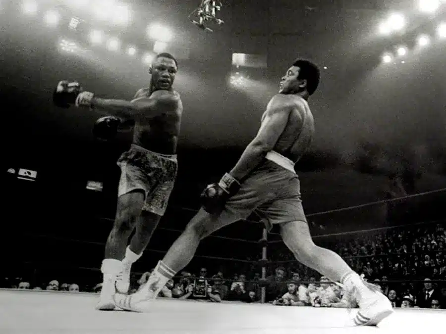 ali-boxing-missed-shot