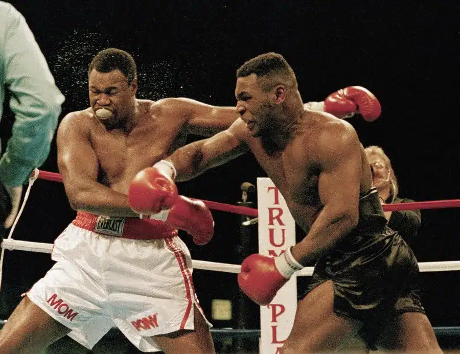 larry-holmes-vs-mike-tyson